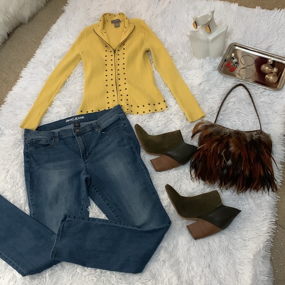 ❌SOLD❌🟡Sweater - Ribbed & studded high-collar / Size M / NEW! No tags / Comfy - Picture 5 of 13